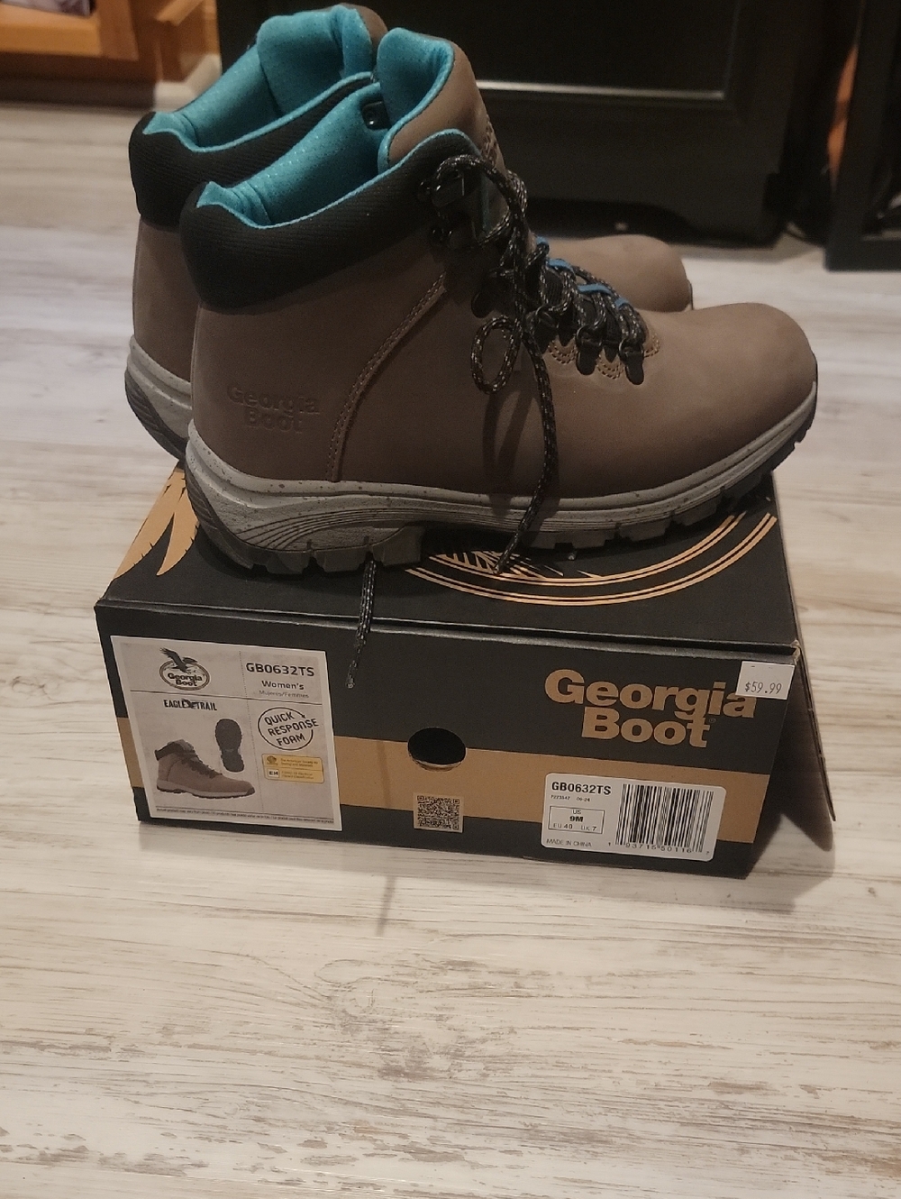 Georgia Boot Brown Boots with Teal Collar, 9 Med, Like new